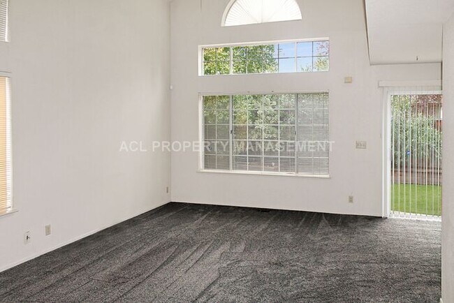 Building Photo - Beautiful, Serene and Perfectly Located Li...