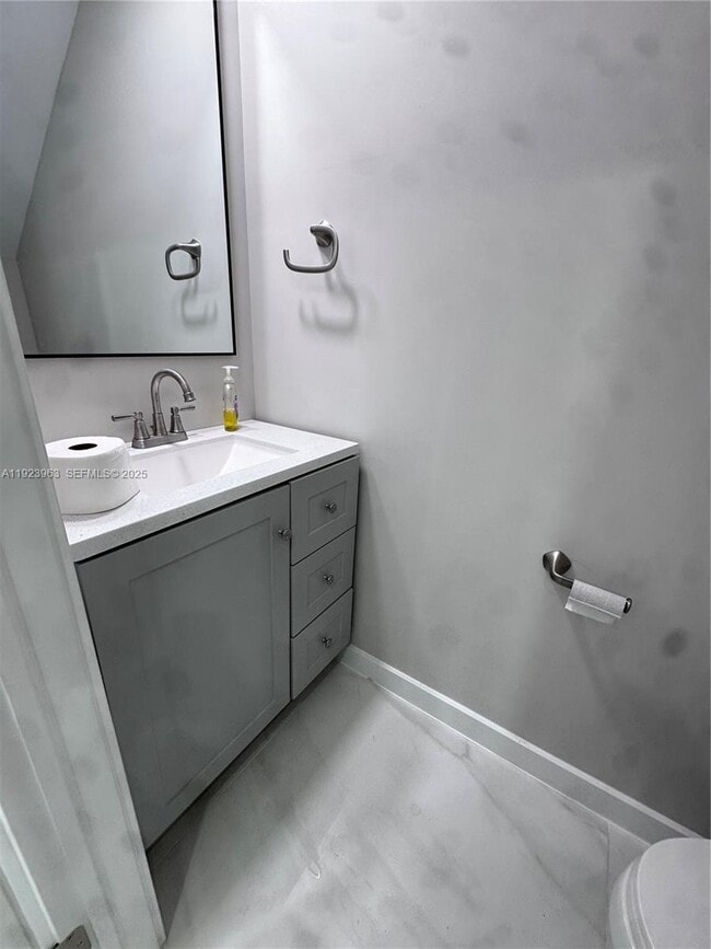 Foto del edificio - 755 N Crescent Dr