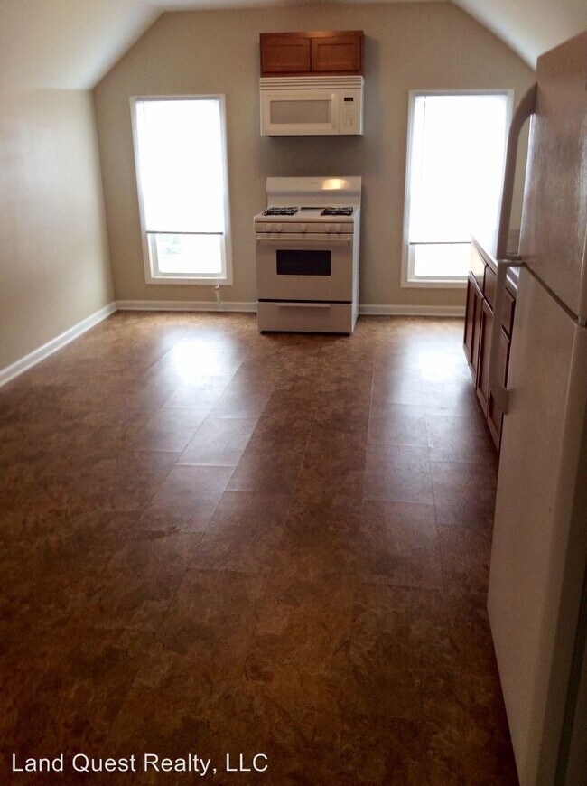 Building Photo - 1 br, 1 bath Apartment - 1927 60th St.