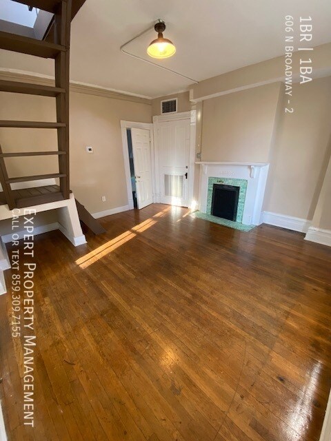 Foto del edificio - 606 N Broadway