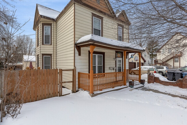 Building Photo - 1855 E 32nd St