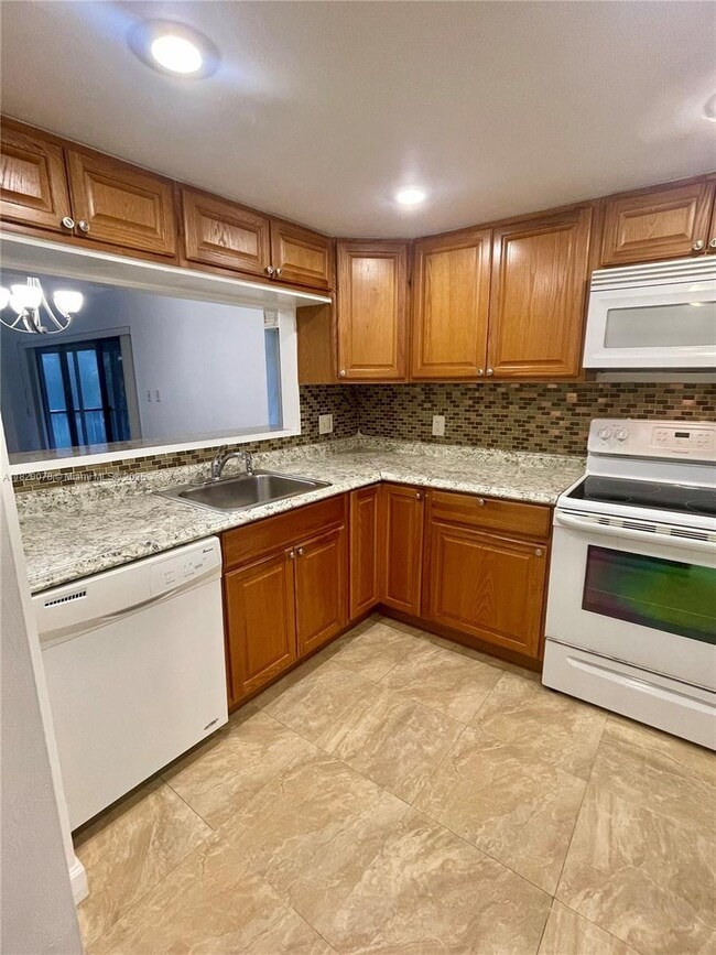 Building Photo - 430 Commodore Dr