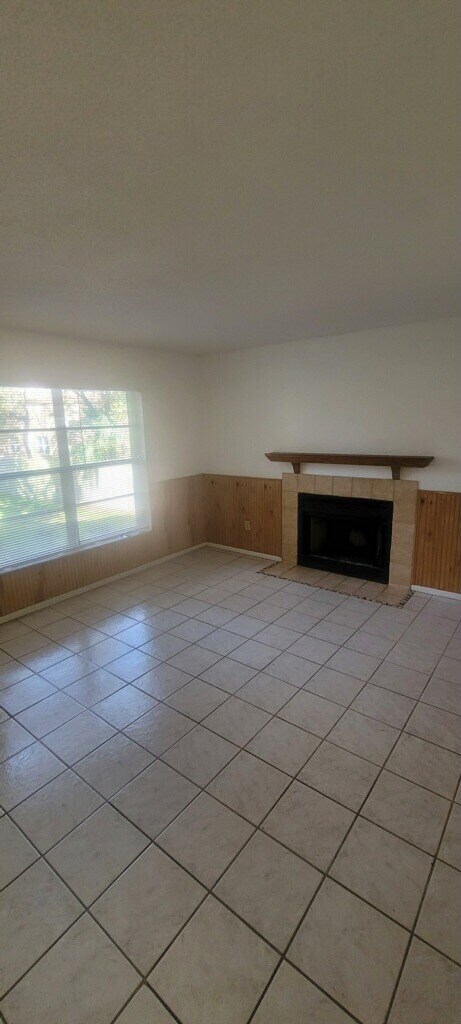 Living Room - 4032 Tumble Wood Trl