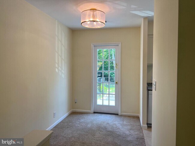 Building Photo - 2515-D Walter Reed Dr