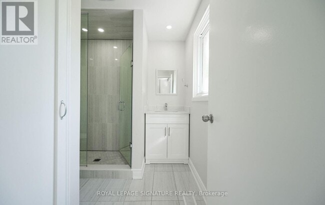 Building Photo - 2700 Battleford Rd