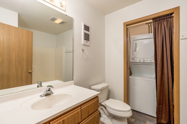Building Photo - 121 Balcerzak Dr
