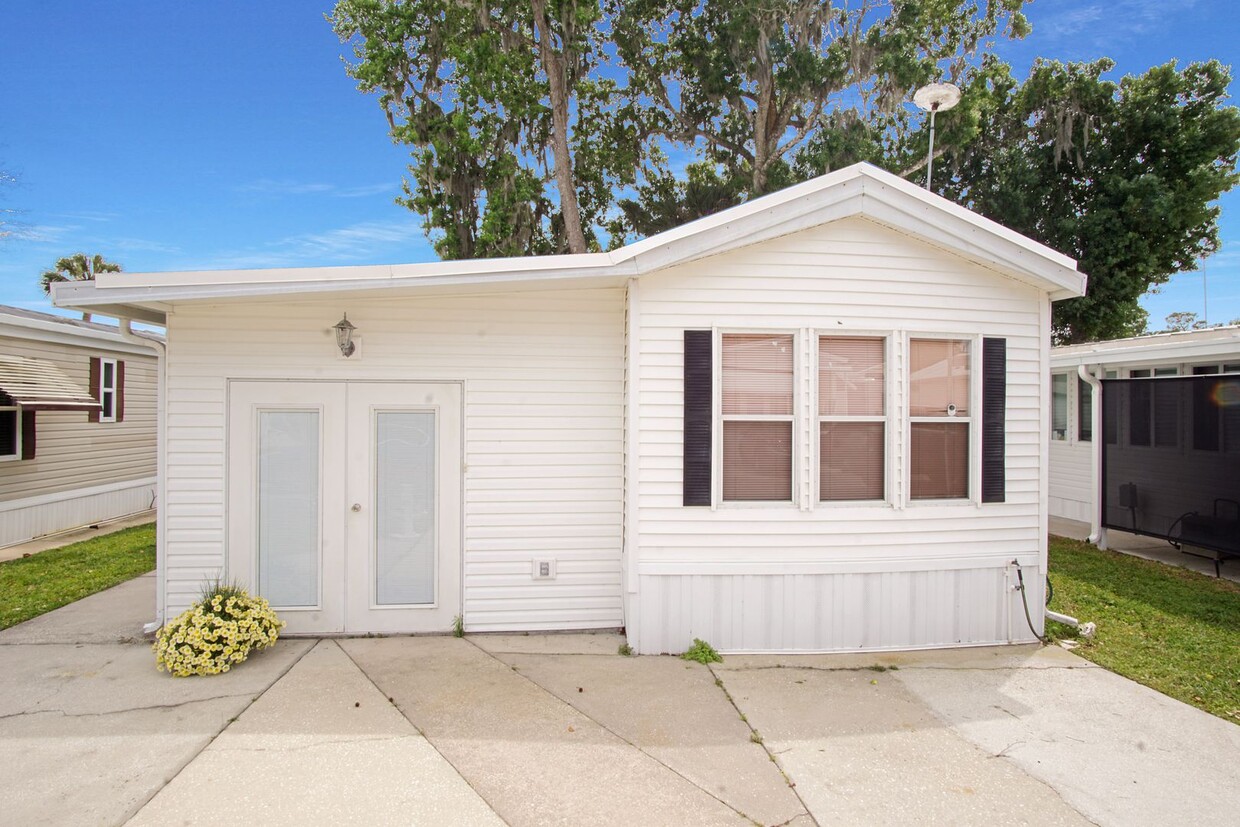 Primary Photo - Home in 55+ Community now available!