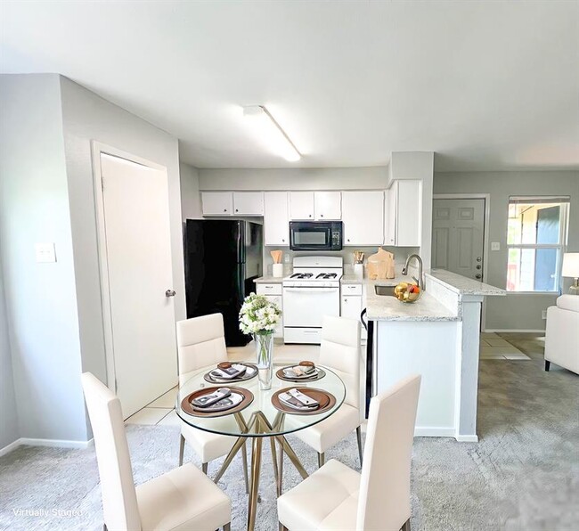 Building Photo - 9703 Roxanna Dr