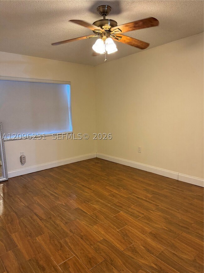 Foto del edificio - 5731 NW 36th St