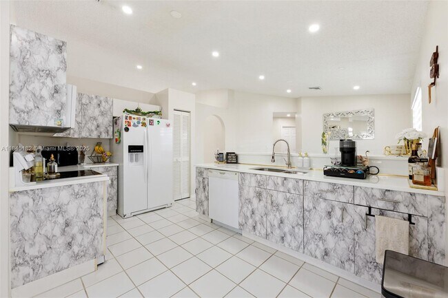 Building Photo - 12340 SW 144th Ter