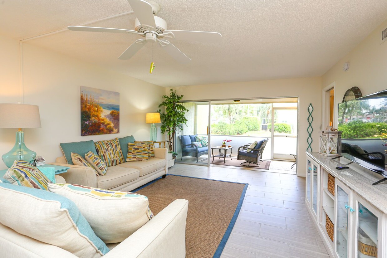 401 Charlemagne Blvd, Naples, FL 34112 Condo for Rent in Naples, FL