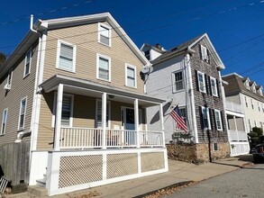 Building Photo - 14 Lee Ave