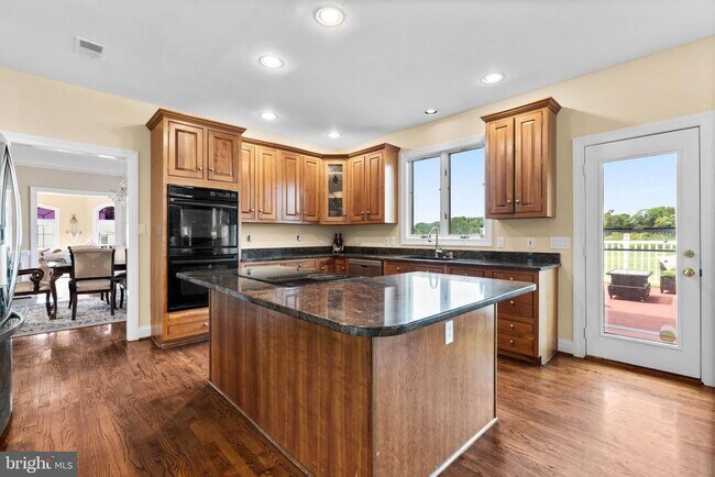 Foto del edificio - 3372 Danmark Dr