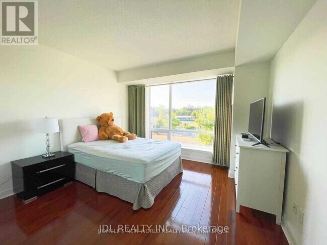 Building Photo - 25-TH25 Singer Ct