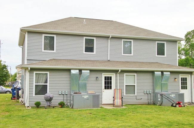 Building Photo - 3231 S Kenser Ct