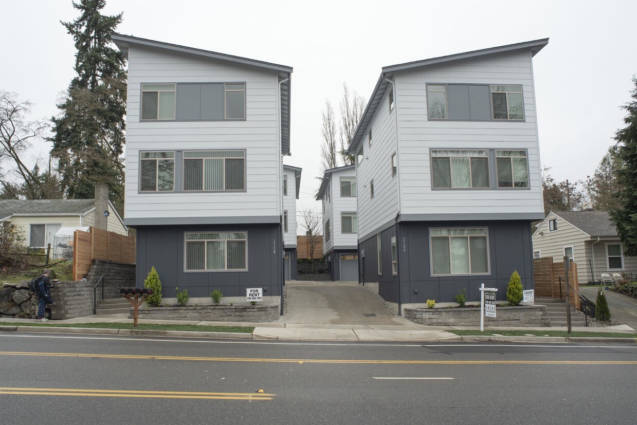 Foto principal - 15604 5th Ave NE