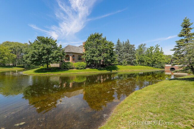 Foto del edificio - 1115 Bridgeview Ln