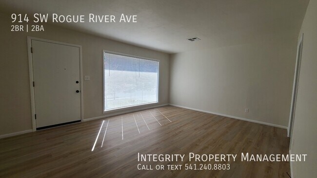 Foto del edificio - 914 SW Rogue River Ave