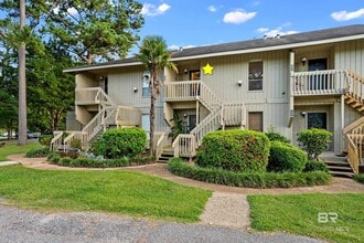 Building Photo - 2058 Sea Cliff Dr N