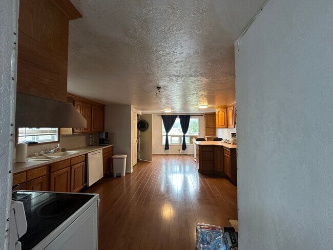 Foto del edificio - 471 W 1st N