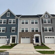 Building Photo - 2257 Marcy Dr