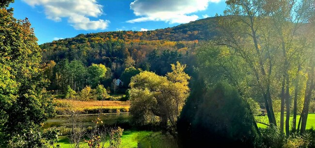 Foto del edificio - 1535 Pleasant St