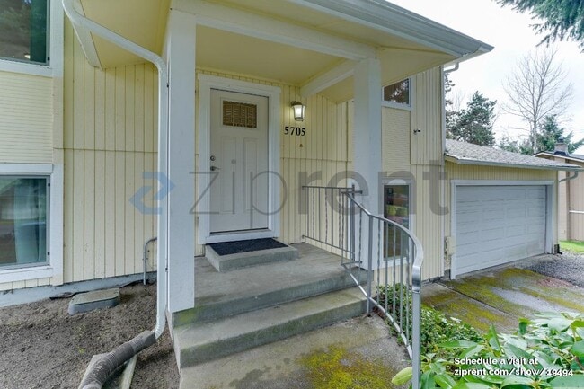 Building Photo - 5705 38th Ct SE