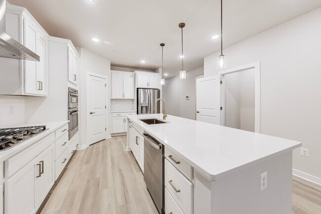 Foto del edificio - BRAND NEW CONSTRUCTION -- 55+ Living - 4 +...