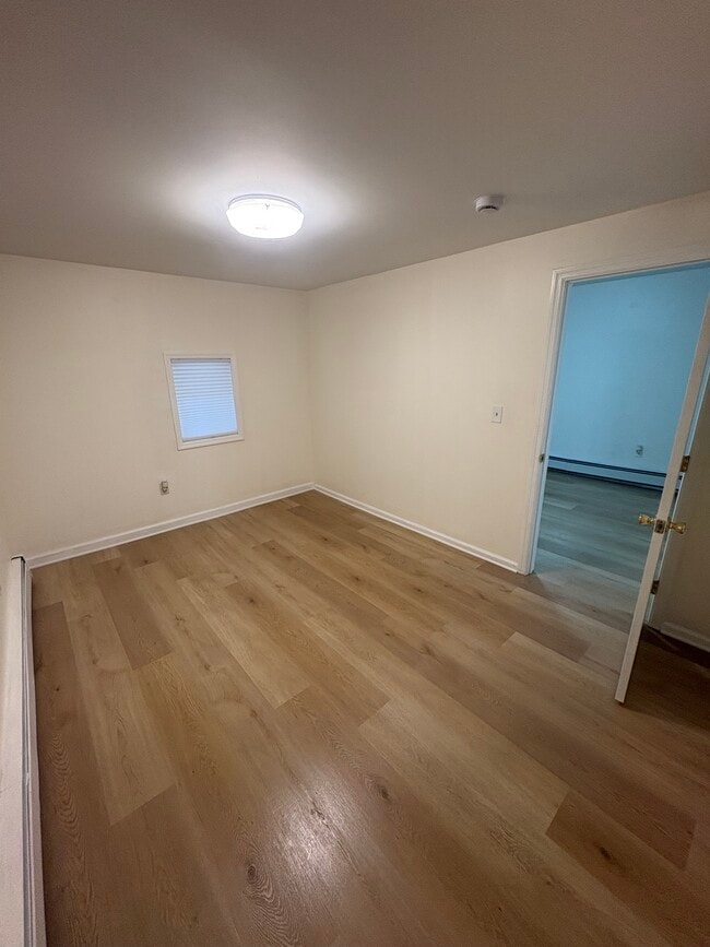 Building Photo - 861 Valley St
