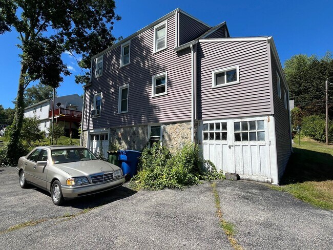 Foto del edificio - 204 Pembroke Ave
