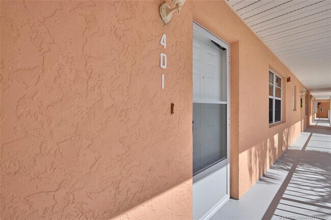 Building Photo - 2950 SE Ocean Blvd