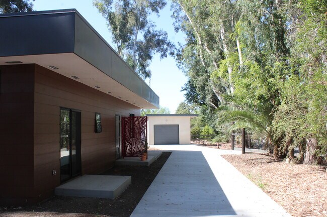 Foto del edificio - 1220 Rancho Dr