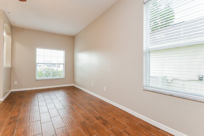 Building Photo - 115 Cork Way