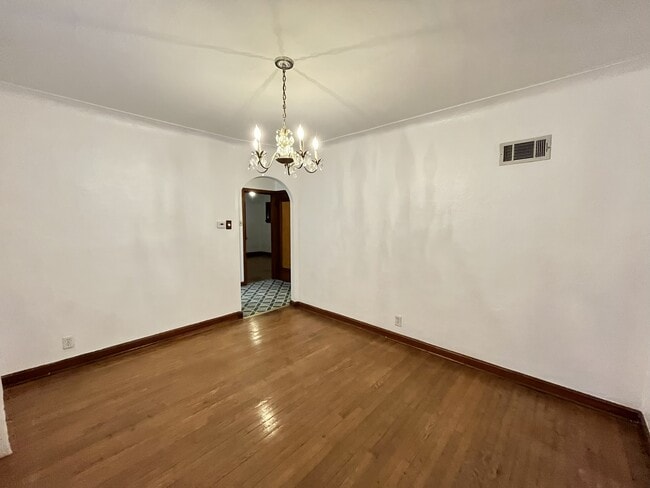 Building Photo - 6430 Bancroft Ave