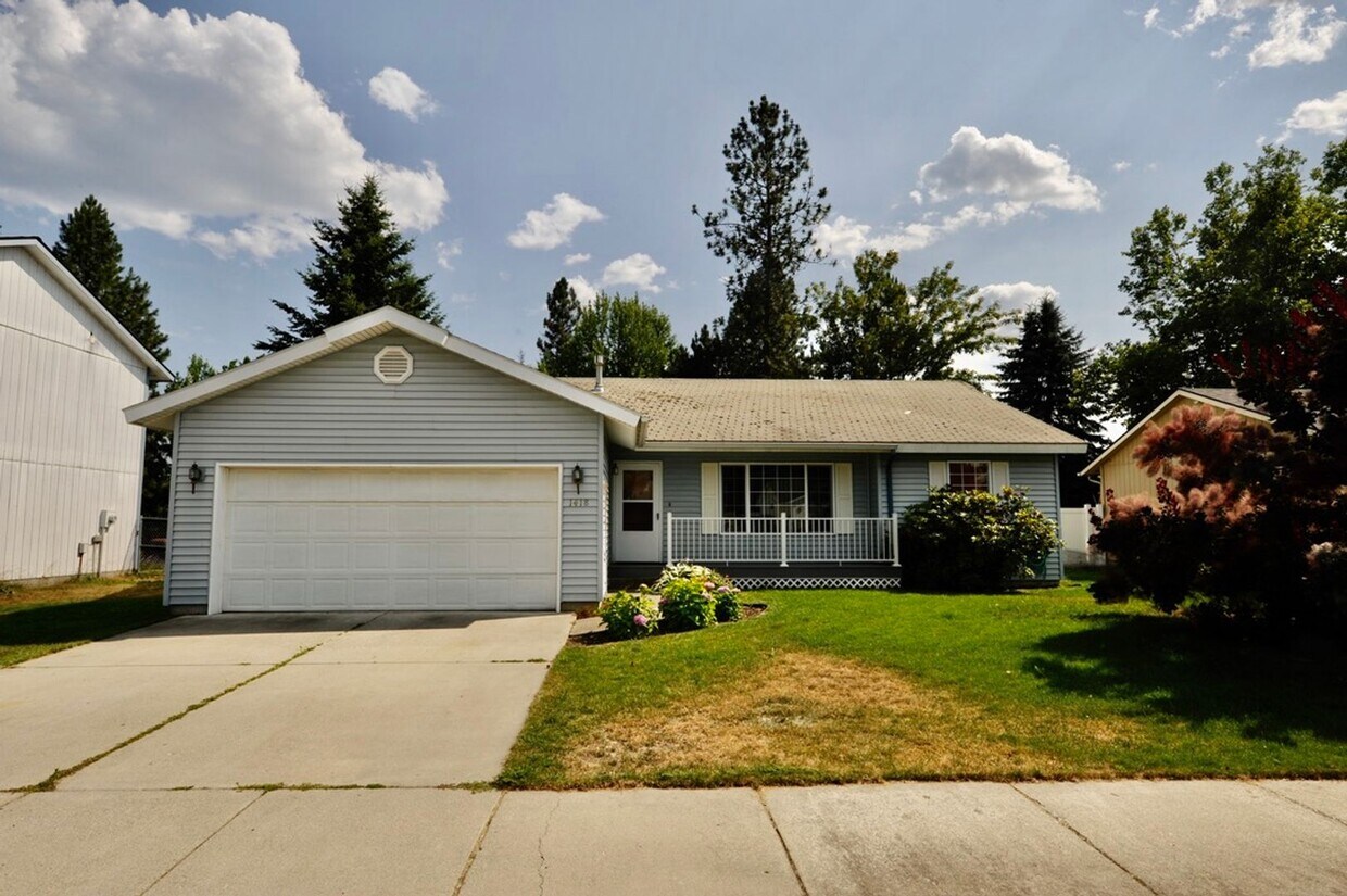 Foto principal - 3 bed 2 bath rancher