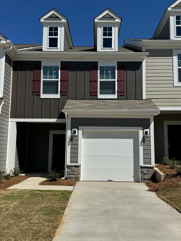 Foto principal - Brand New Townhome in Concord! Great schools!