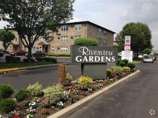 Building Photo - 44 Riverview Ct