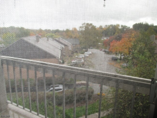 Foto del edificio - 181 Long Hill Rd