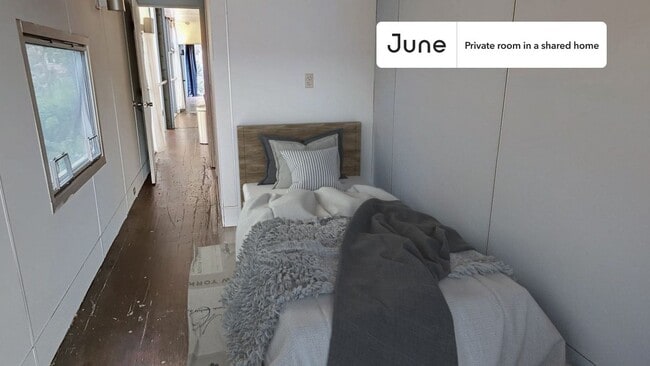 Building Photo - Room in Shared 6 bed/6 bath home