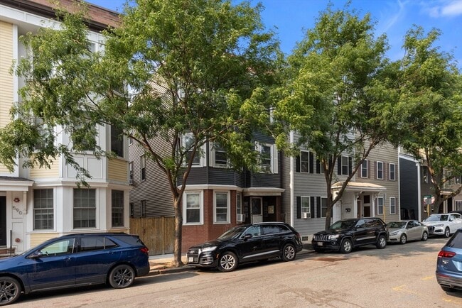 Foto del edificio - 592 E 3rd St
