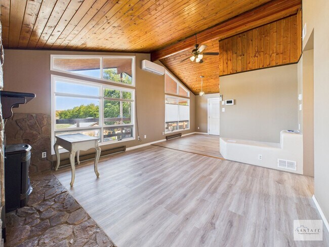 Foto del edificio - Single Family Home minutes from Los Alamos/Pojoaque