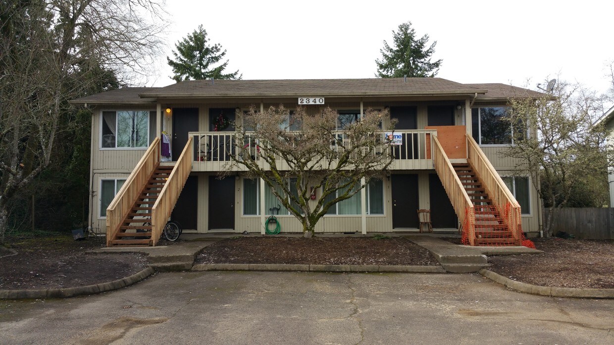 Building Photo - 2340 SW Leonard St