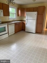 Building Photo - 13910 Countryside Dr