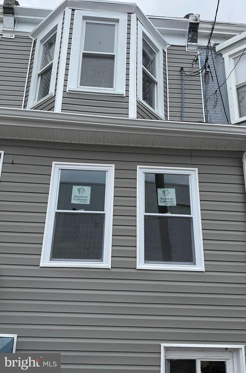 Building Photo - 1325 Vandever Ave