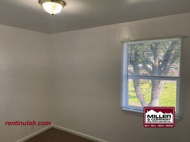 Foto del edificio - Cute 2 bedroom Duplex For Rent!!