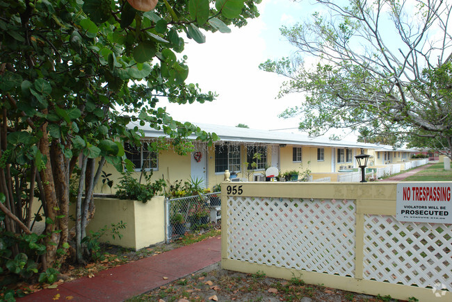 Foto del edificio - Laurel Drive Apartments