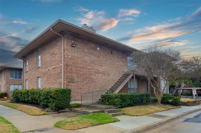 Foto principal - 10530 Stone Canyon Rd