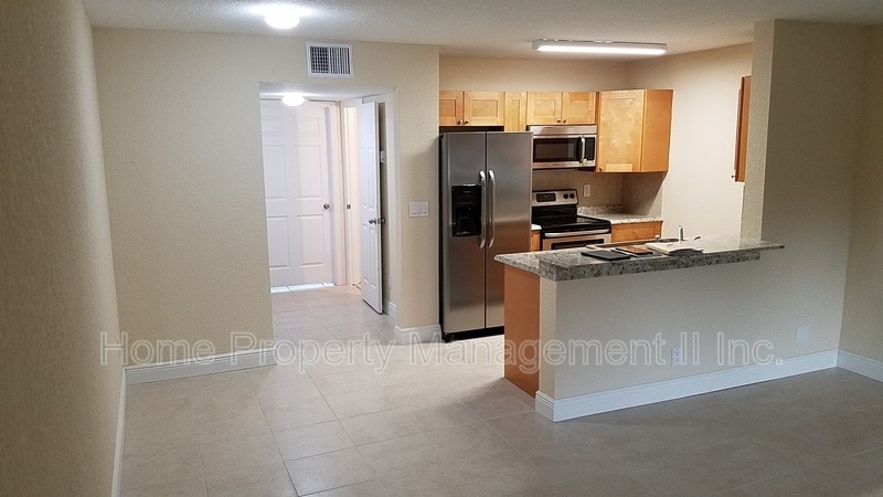 Primary Photo - 1807 Meadows Cir W