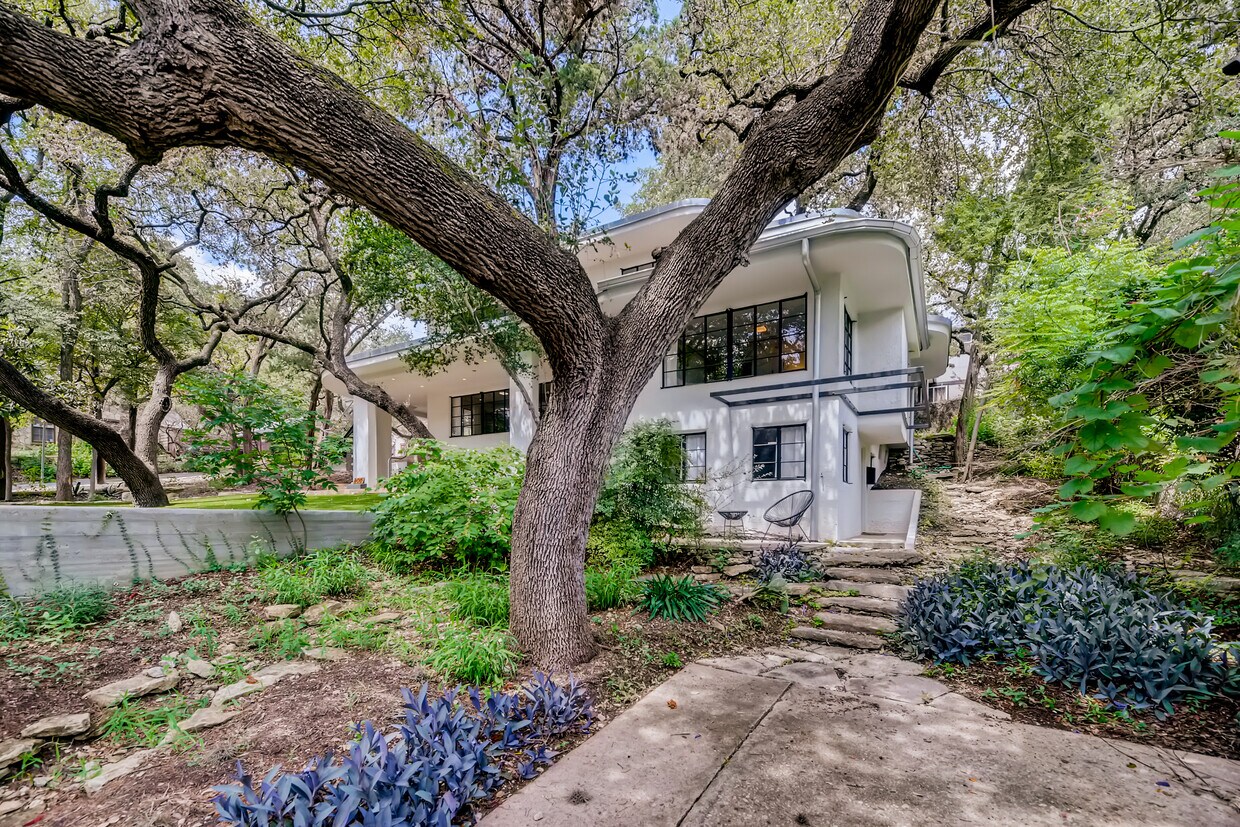 806 Bouldin Ave, Austin, TX 78704 House for Rent in Austin, TX