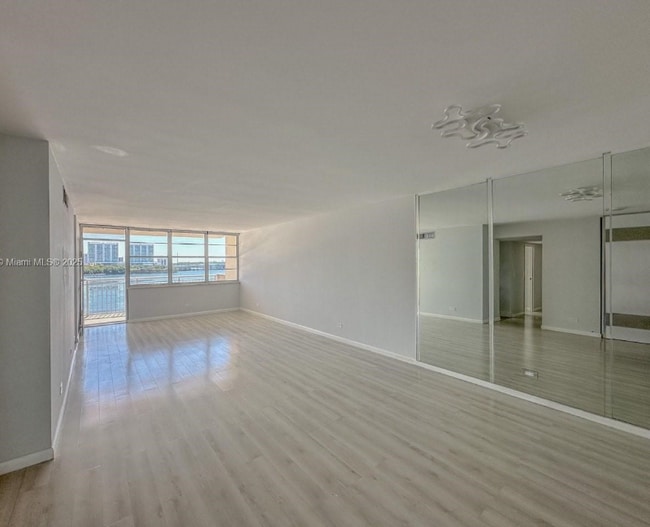 Foto del edificio - 250 174th St